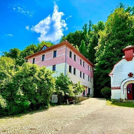 Haraburdi Recyclart Hotel Kostelec nad Orlicí 外观 照片