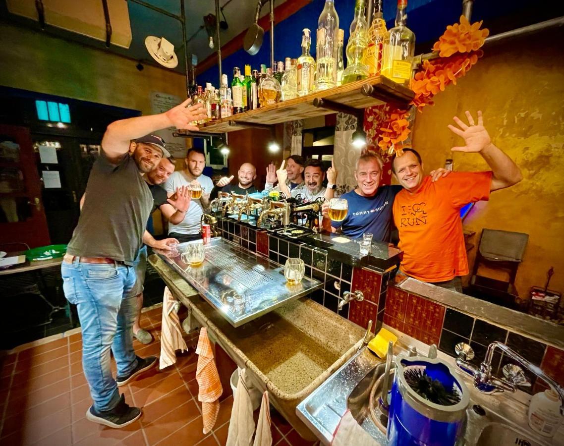 Haraburdi Recyclart Hotel Kostelec nad Orlicí 外观 照片