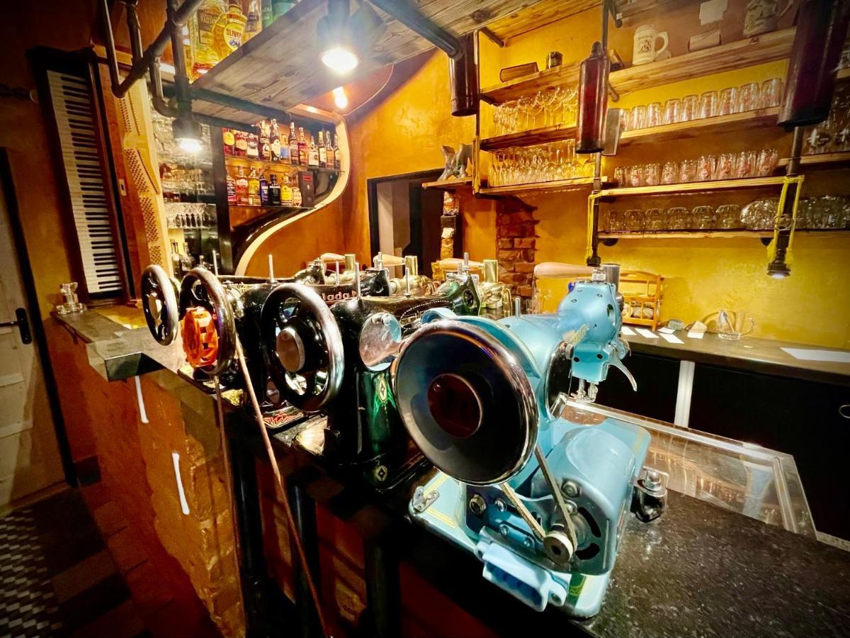 Haraburdi Recyclart Hotel Kostelec nad Orlicí 外观 照片
