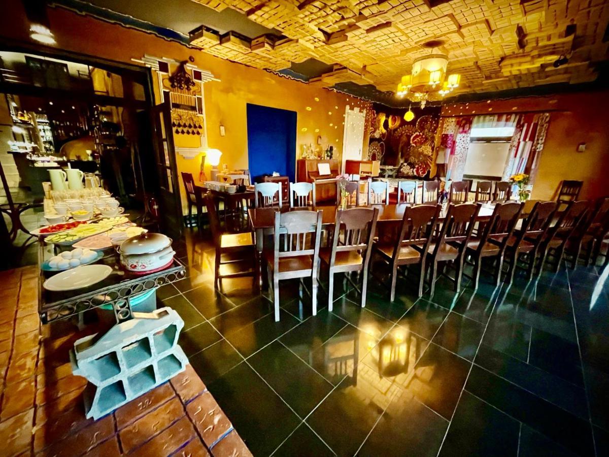 Haraburdi Recyclart Hotel Kostelec nad Orlicí 外观 照片